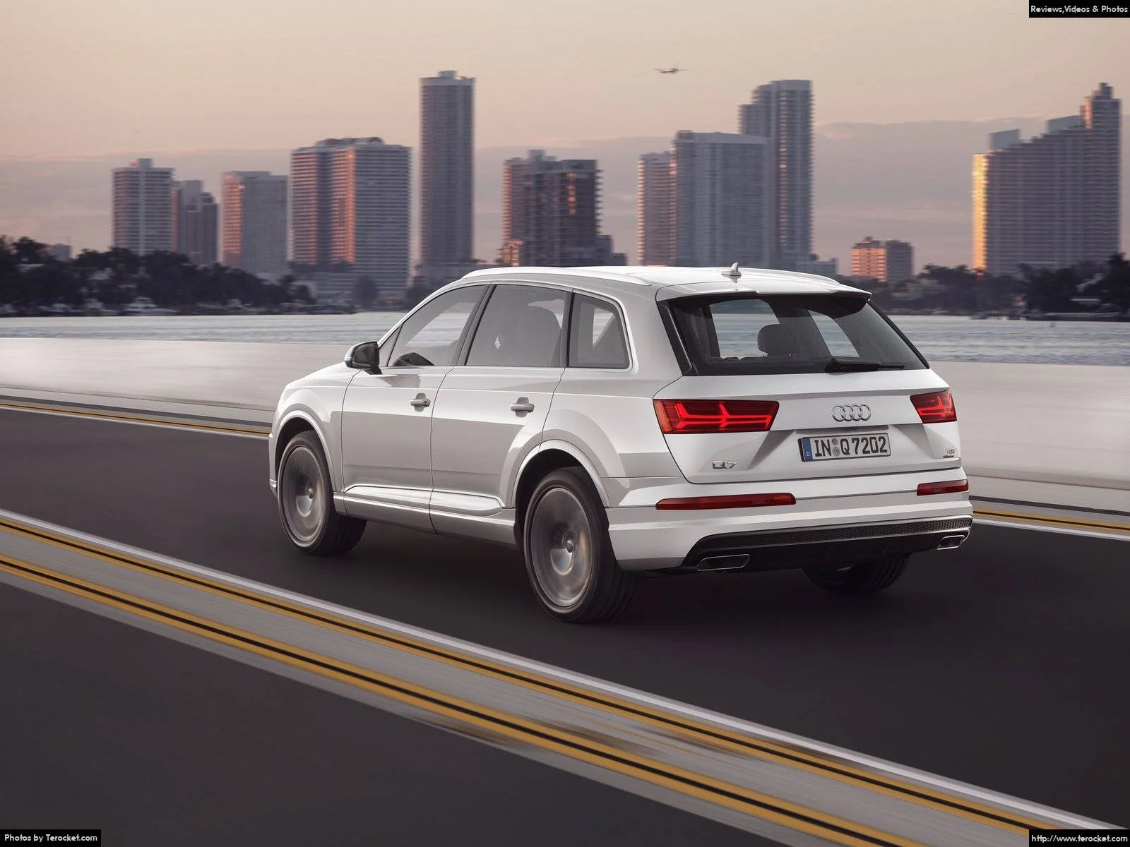 Hình ảnh xe ô tô Audi Q7 2016 & nội ngoại thất