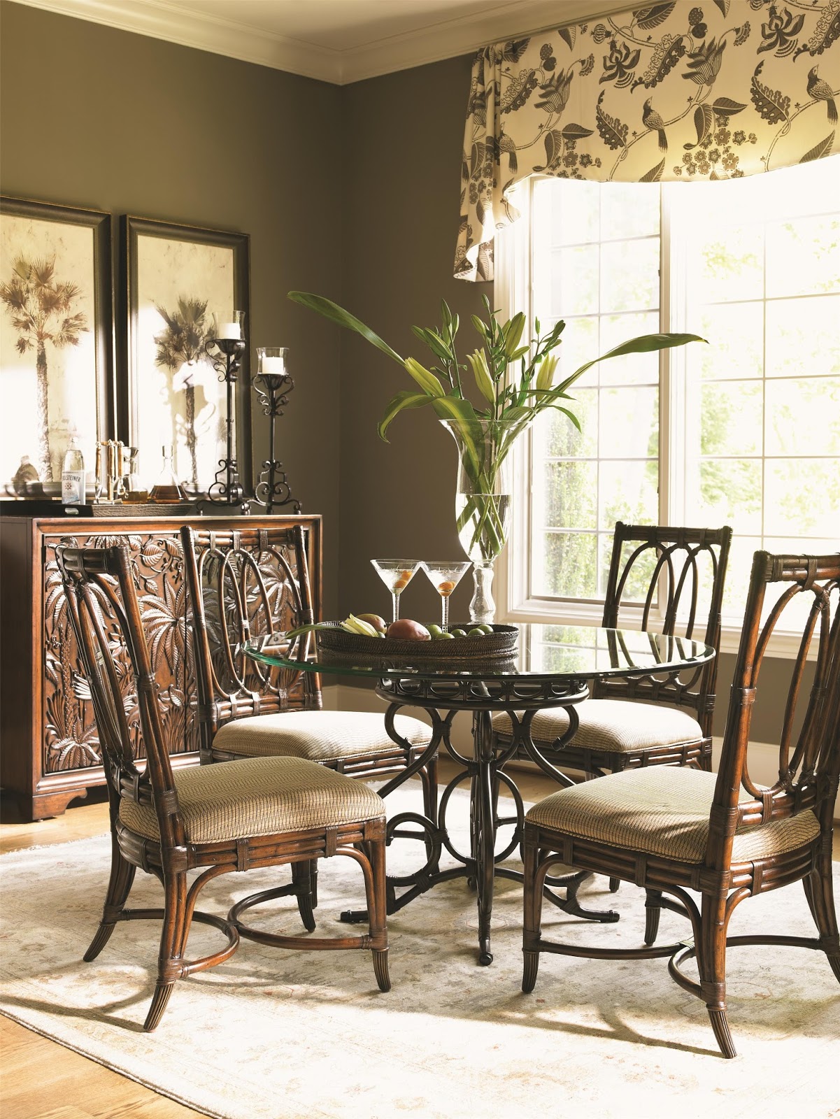 Baer's Furniture Store: Dining Room Sets for Casual Entertaining
