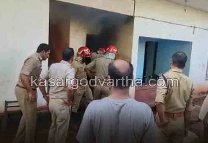 Fire broke out in the store room of rented quarters, Kerala, Kasaragod, Thalangara, news,fire force,fire.