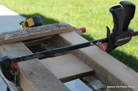 reclaimed wood island tutorial http://bec4-beyondthepicketfence.blogspot.com/2013/06/island-tutorial.html