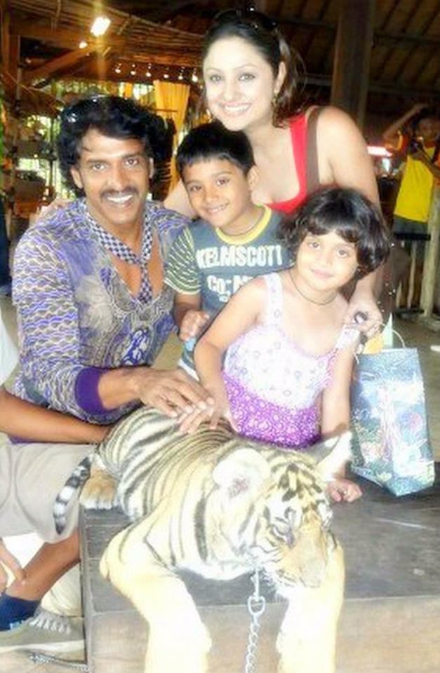 Kannada Actor Upendra with Wife Priyanka Upendra, Kids Son Ayush & Daughter Aishwarya | Kannada Actor Upendra Family Photos | Kannada Actor Upendra Real-Life Photos