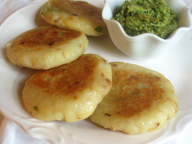 potato patties stuffed with green peas