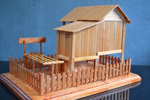 Miniatur Rumah  Kampung UMAH DUSUN  dari  stik  es  krim  