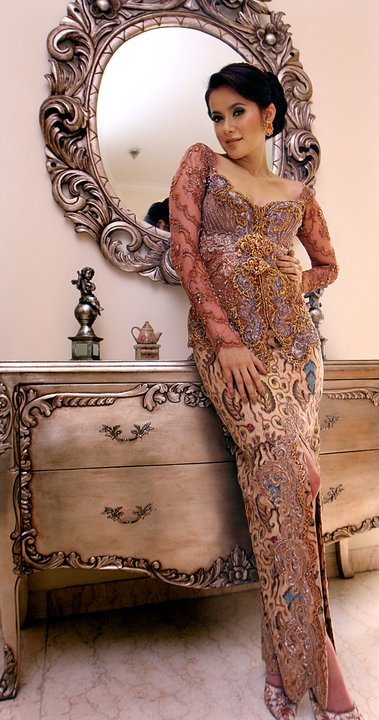 Model Kebaya Anne Avantie Olla Ramlan  Annie Gallery 