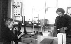 Laboratorio-Marie e Irene Curie