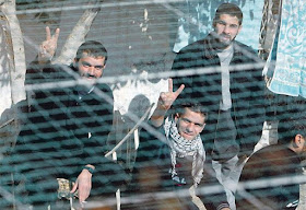 Prisioneiros palestinos em greve de fome