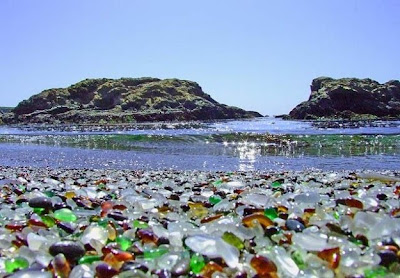 Berkunjung ke pantai KACA di California