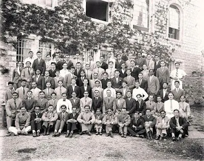خريجي الجامعة الامريكية في بيروت من ابناء فلسطين عام ١٩٢٥ في تخصصات الطب والعلوم والكيمياء