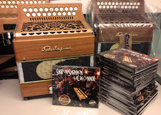 http://allaboutaccordions.com/the-sharon/