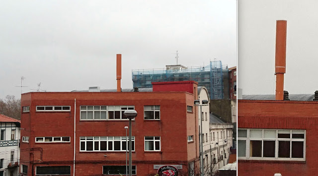 antena de telefonía móvil sobre un centro de salud y frente a un colegio