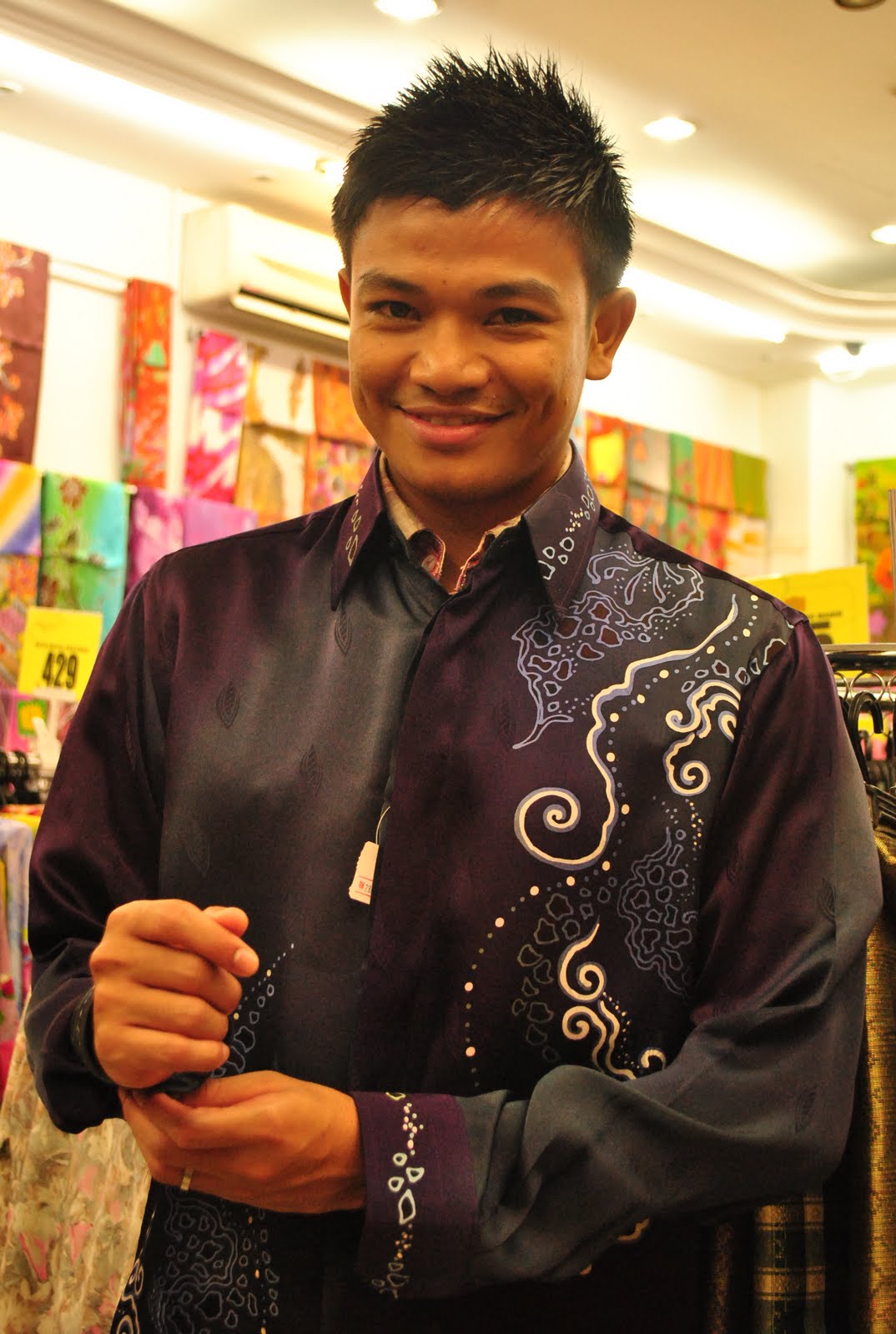 IZZ HUZNIE IDRAQIE baju  batik 