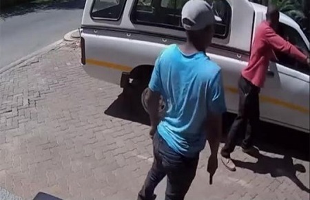 Omg! Watch Terrifying Video Where Gunmen Rob a Man Shortly After He Withdrew Money from the Bank