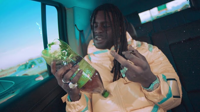  Chief Keef mostrando que a vida anda boa no clipe 'Awesome'