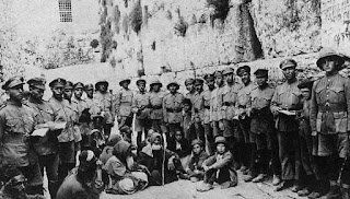 Jewish Legion soldiers at the Western Wall, 1917