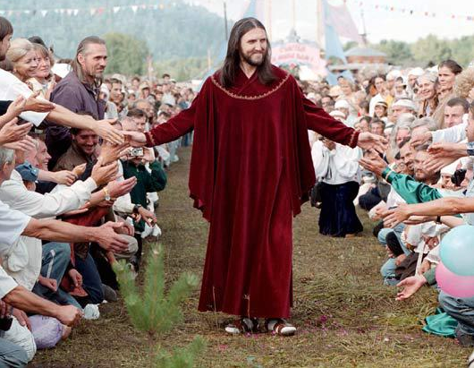Homem diz ser a ''reencarnação'' de Jesus Cristo e arrasta multidões de fiéis na Rússia