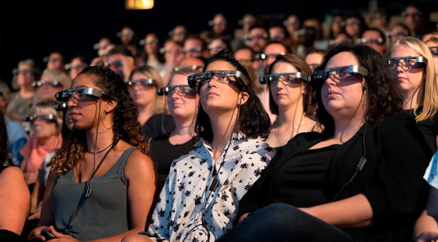 Theatre Introduces Smart Glasses