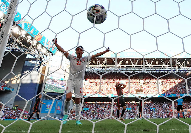 Oyarzabal celebra el quinto gol que cerraba el partido de forma definitiva. SELECCIÓN DE ESPAÑA 5 SELECCIÓN DE CROACIA 3. 28/06/2021. Eurocopa 2020, 16ª edición, octavos de final. Copenhague, Dinamarca, Parken Stadium. GOLES: 0-1: 20’, Pedri, en propia puerta. 1-1: 38’, Pablo Sarabia. 2-1: 57’, César Azpilicueta. 3-1: 77’, Ferran Torres. 3-2: 85’, Orsic. 3-3: 90+3’, Pasalic. 4-3: 100’, Álvaro Morata. 5-3: 103’, Mikel Oyarzabal.