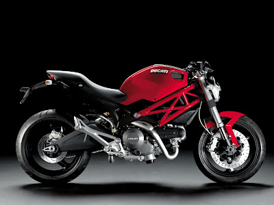 Ducati Monster 696 Pictures