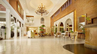 Lobby of Montebello Villa Hotel