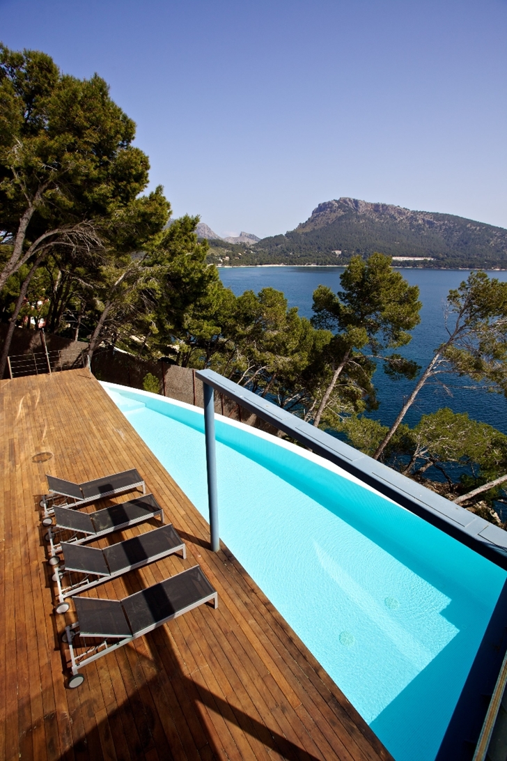 Terrace with swimming pool at the Modern mansion on the cliffs of Mallorca 