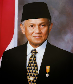 Biografi Bacharuddin Jusuf Habibie