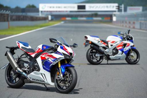 Honda Cbr1000rr R Fireblade Sp 30th Anniversary A Memory Of 30 Roaring Years Photo Motorida