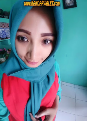 Fitri Jilbab Nakal Remas Toket Di Ranjang