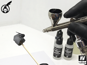 Priming the Full Armor Gundam RX781 with Vallejo Mecha Primers Photo