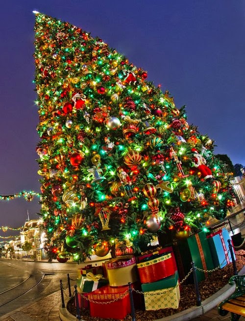 http://youlikeitmy.blogspot.com/2014/10/a-brief-history-of-christmas-trees.html