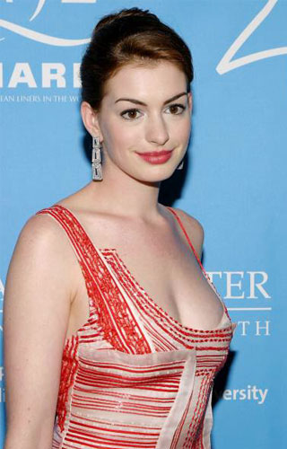  Anne Hathaway Hot Pics 