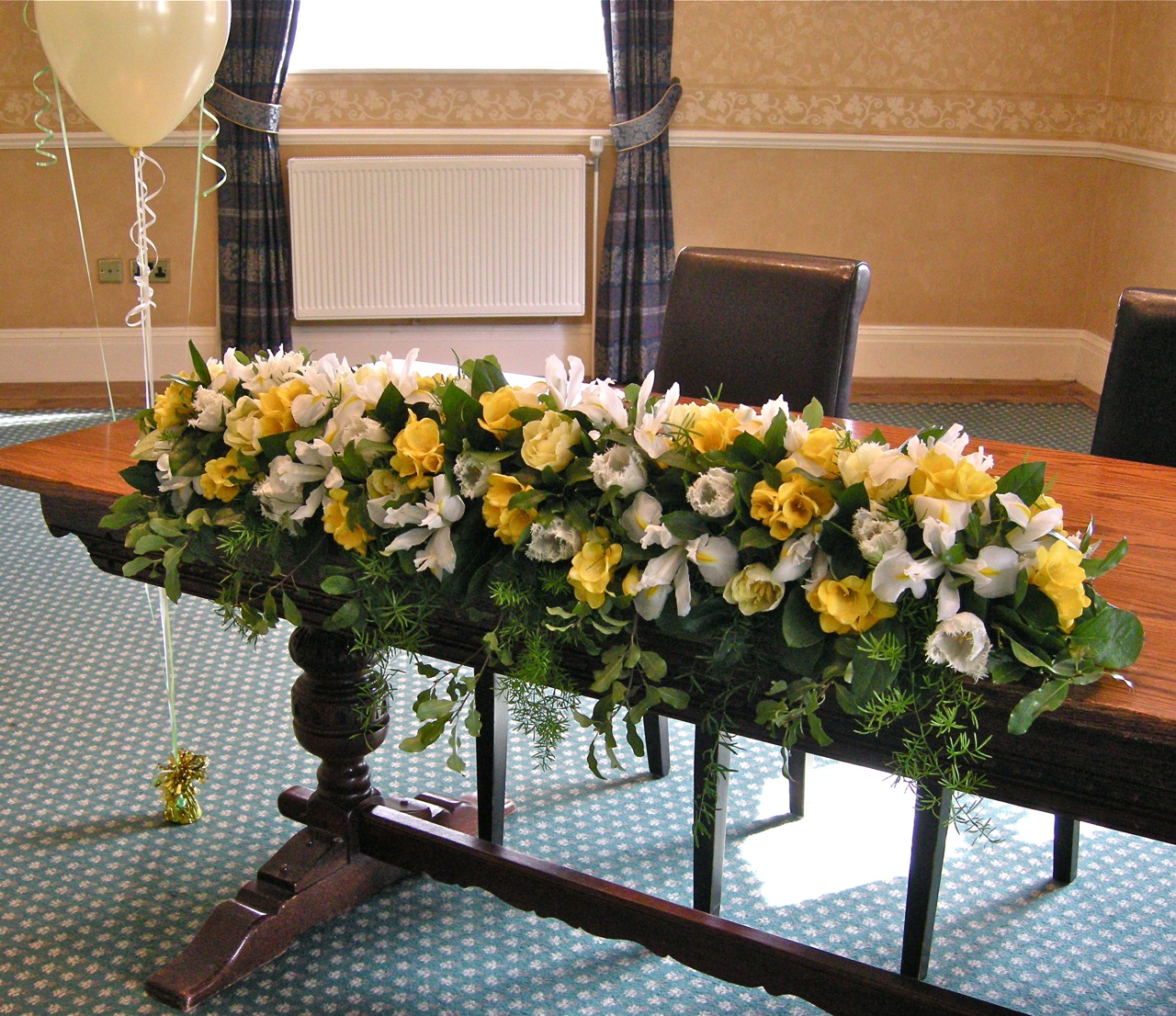 wedding flowers table