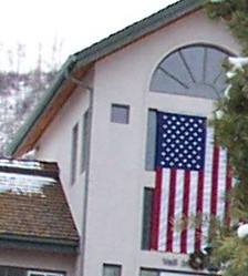 アメリカ国旗を掲げた施設