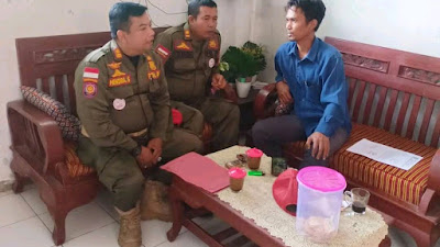 Satpol PP Kecamatan Losarang terus mengajak para pelajar disiplin, dan menghindari hal-hal negatif.