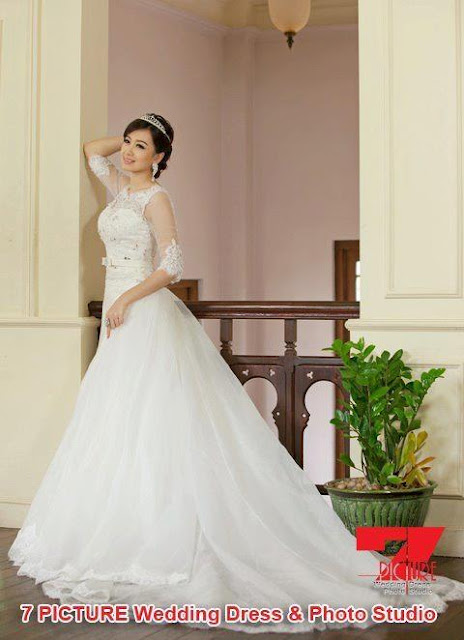 yu thandar tin with wedding dress