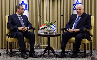 بعد استقباله للسفير المصري بإسرائيل.. الرئيس الصهيوني سنتعاون مع شعوب المنطقة في محاربة كورونا