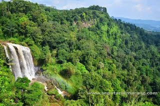  Air Terjun Curug Sewu