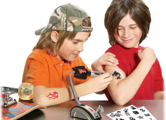 The GR8 TaT2 Maker by Spin Master Toys promises an "easy-to-use tattoo maker