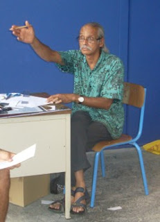 Jack Beng-Thi en pleine discussion passionnée