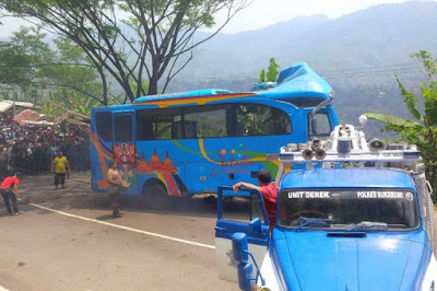 evakuasi bus maut di cikidang