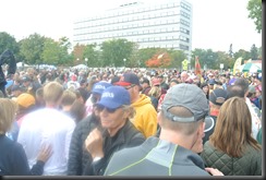The crowd grew...so we decided to call it a day and head for Ice Cream