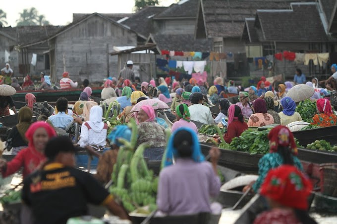 Pasar Terapung: Pasar Terunik di Banjarmasin