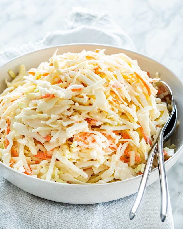 How to make coleslaw like a professional in restaurants