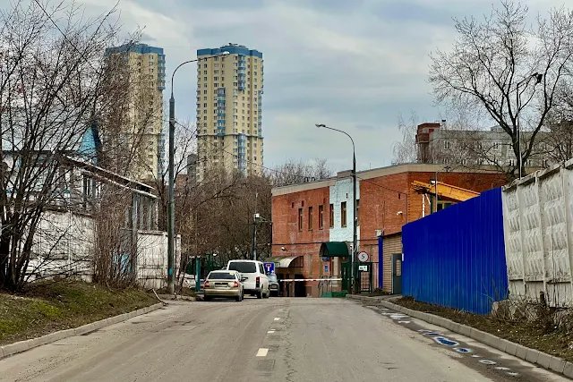 Заваруевский переулок, Снегосплавной пункт и очистные сооружения на реке Хапиловке – ПО «Хапиловка» «Мосводосток», жилой комплекс «Эко»