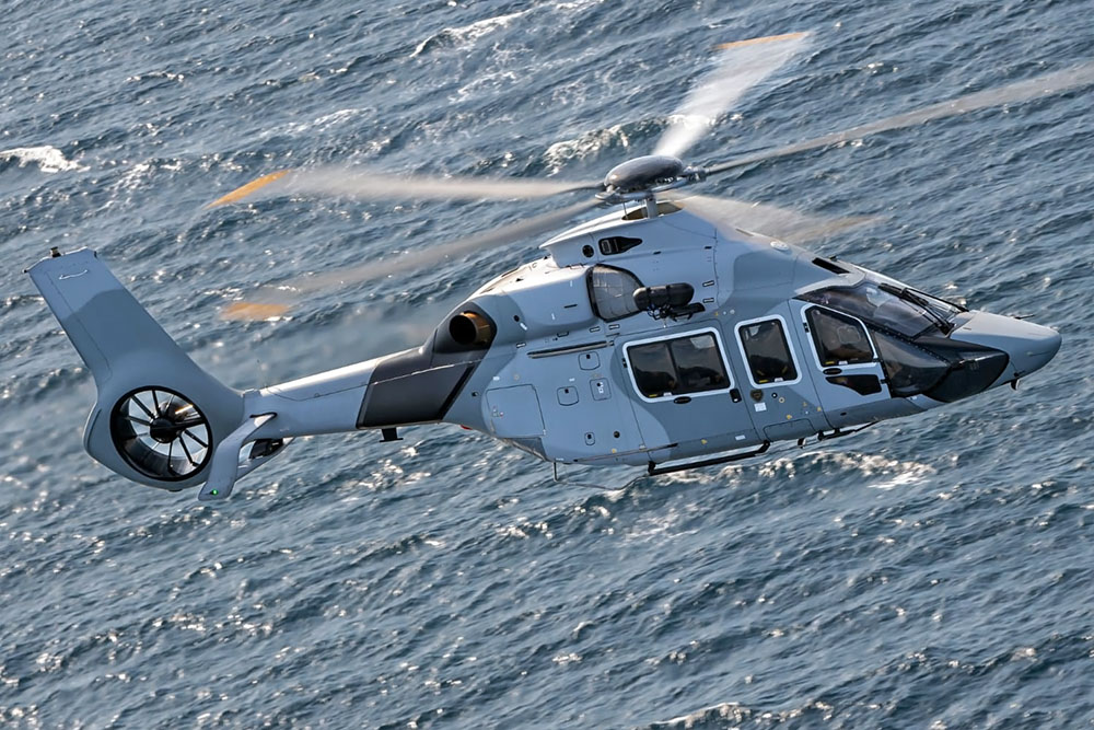 Según Robles, el Airbus H160 es el sustituto natural de los helicópteros AS365 N3 Dauphin que opera la Armada de Colombia en la actualidad.