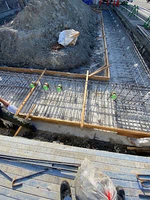 施工中