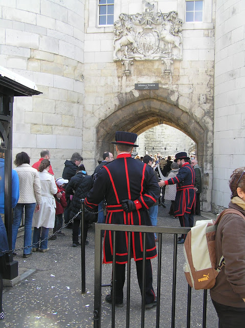 by E.V.Pita... England: Tower of London / por E.V.Pita.... Inglaterra: Torre de Londres