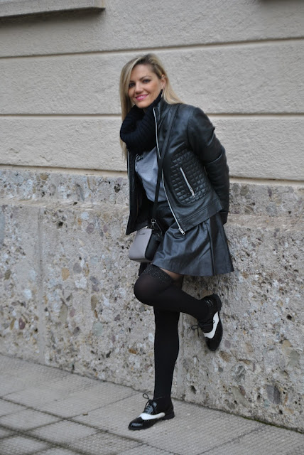 outfit giacca di pelle nera come abbinare la giacca di pelle nera abbinamenti giacca di pelle nera how to wear black leather jacket how to combine black leather jacket how to match black leather jacket outfit febbraio 2016 outfit casual invernali outfit invernali ragazze bionde blonde hair blondie blonde girl mariafelicia magno fashion blogger colorblock by felym fashion blog italiani fashion blogger italiane blog di moda blogger italiane di moda fashion blogger bergamo fashion blogger milano fashion bloggers italy italian fashion bloggers influencer italiane italian influencer