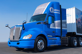 Kenworth T680 FCEV Pre-Production Prototype (2020) Front Side 2