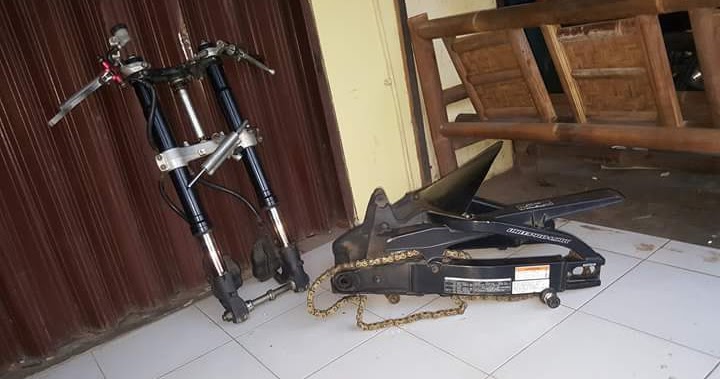 Limbah Moge Bekas Jual Swing Arm CBR600 dan Ban LAPAK 