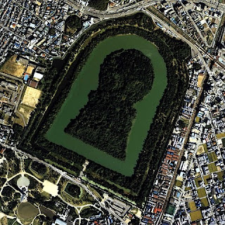 the world's largest tomb Nintoku tomb